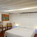 Super 1 Bedroom *
