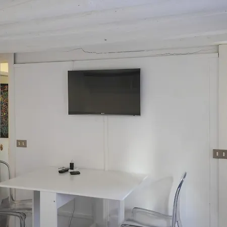 Super 1 Bedroom