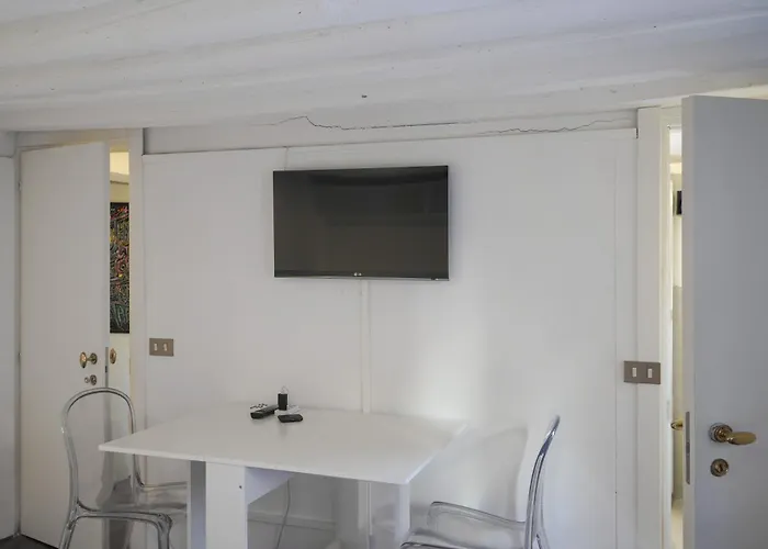 Super 1 Bedroom
